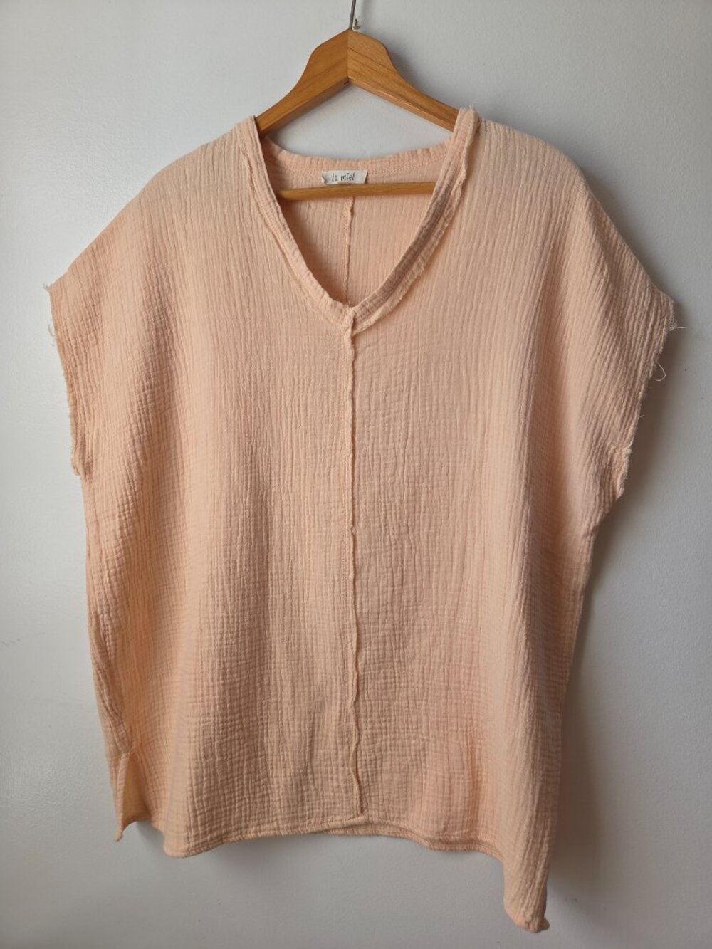 EUC LIKE NEW LA MIEL V NECK PEACH COTTON GAUZY CAP SLEEVES TOP SIZE M